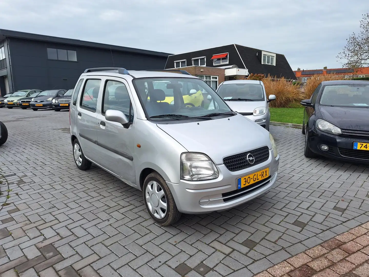 Opel Agila 1.2-16V Comfort / APK december 2026 Grijs - 2