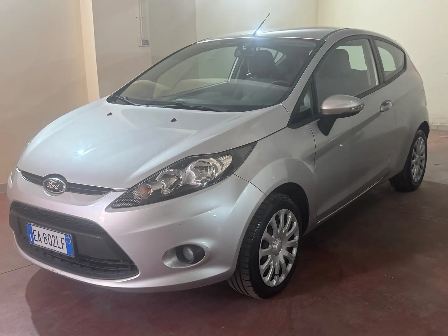 Ford Fiesta Fiesta VI 2008 3p 1.2 16v 82cv Argento - 2
