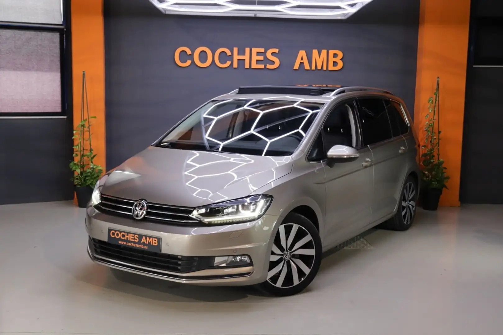 Volkswagen Touran 2.0TDI CR BMT Sport DSG 110kW Beige - 1