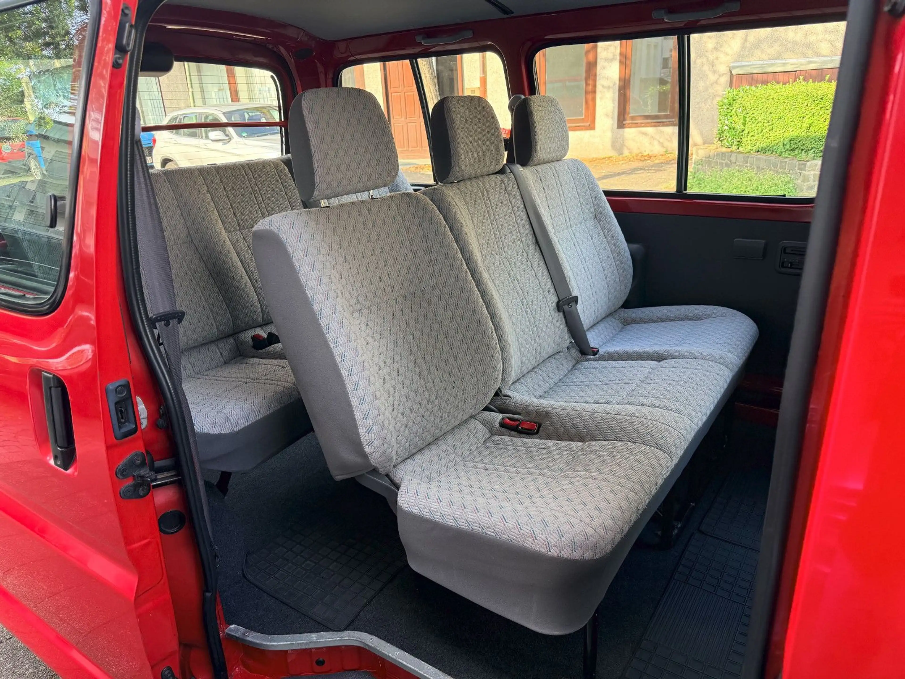 Toyota Hiace 2.5 Diesel D4D, 8-Sitzer, 1. Hand — photo 14