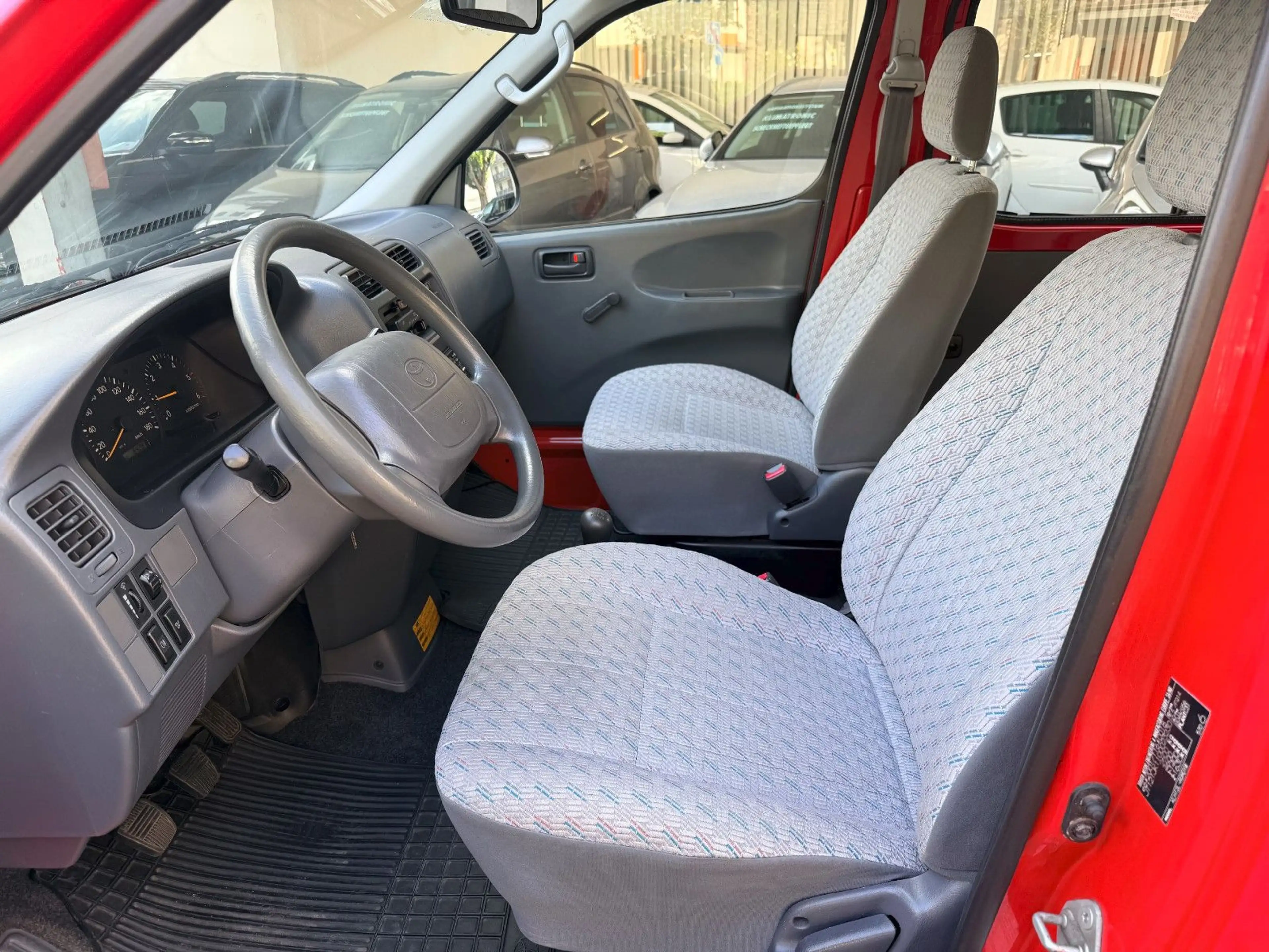 Toyota Hiace 2.5 Diesel D4D, 8-Sitzer, 1. Hand — photo 12