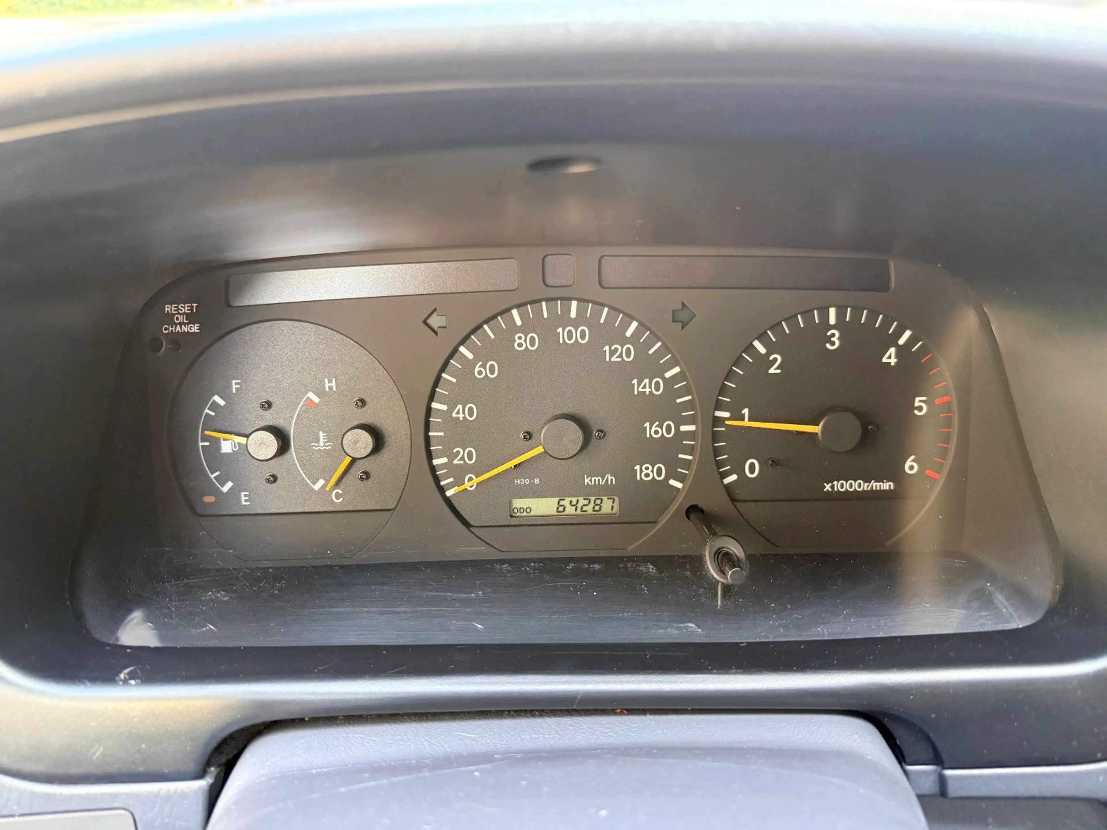 Toyota Hiace 2.5 Diesel D4D, 8-Sitzer, 1. Hand — photo 9