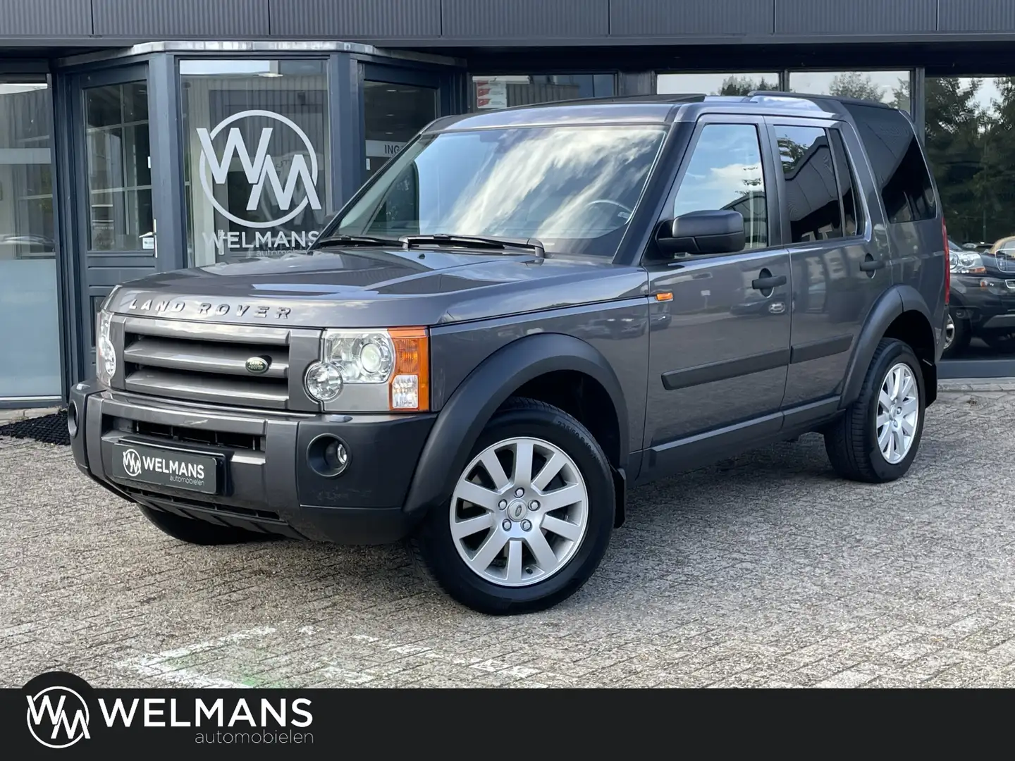 Land Rover Discovery 4.4 V8 HSE 7P l Schuifdaken l Youngtimer l EU-spec Grijs - 1