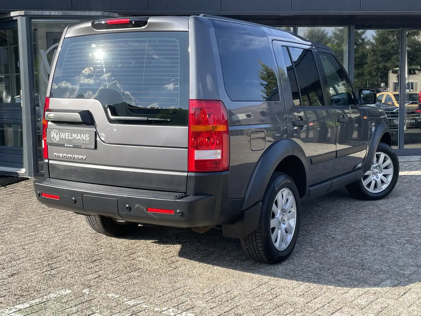 Land Rover Discovery 4.4 V8 HSE 7P l Schuifdaken l Youngtimer l EU-spec Grijs - 2