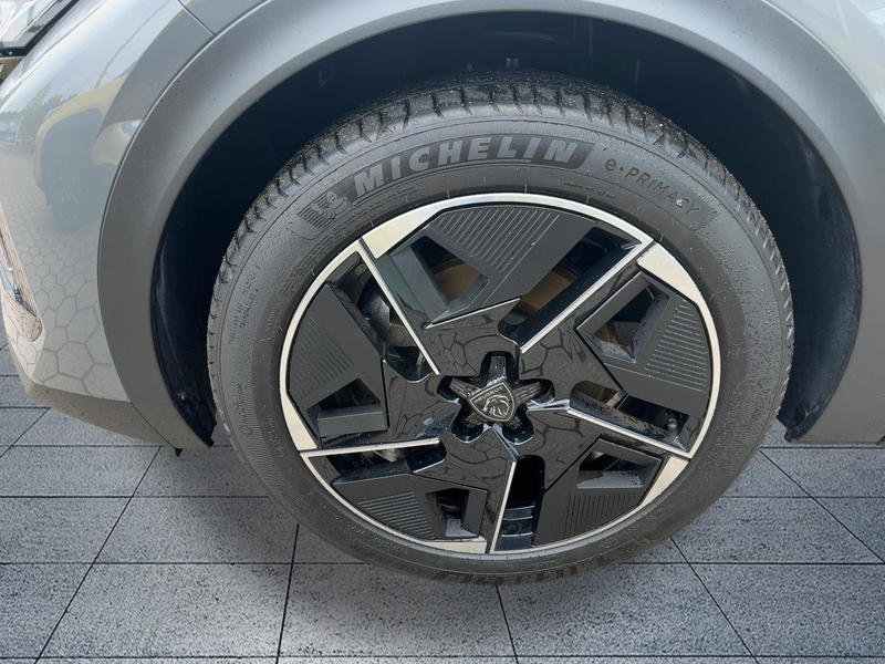 Peugeot 408 Plug-In Hybrid 225 GT*NAVI*360°-Kamera*LED** — photo 7