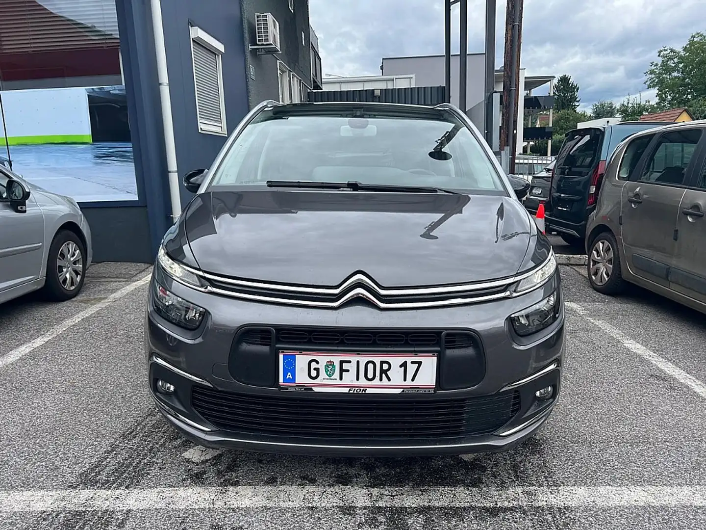 Citroen Grand C4 SpaceTourer Grand C4 Spacetourer PureTech 130 S&S 6-Gang Fe... Gris - 2