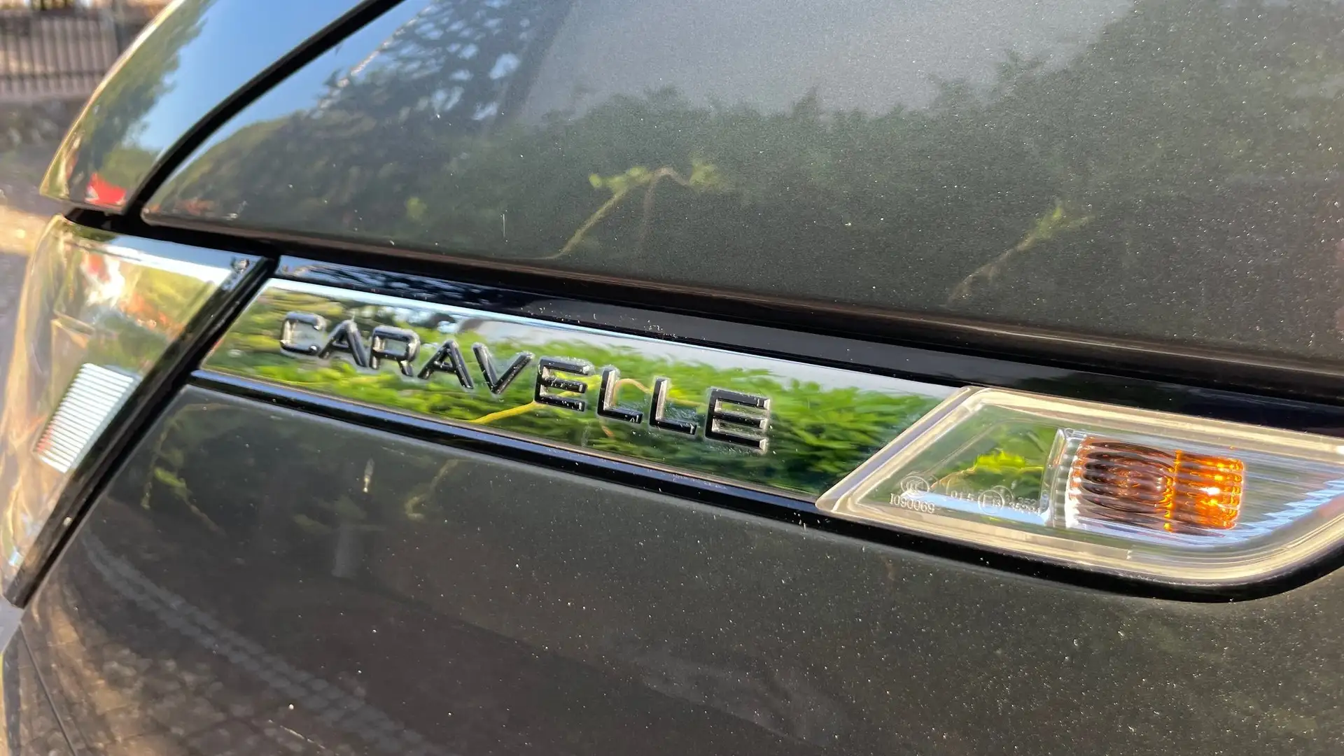 Volkswagen T6.1 Caravelle Caravelle Cruise T6.1 Lang Comfort AHK Flügel-T Grau - 2