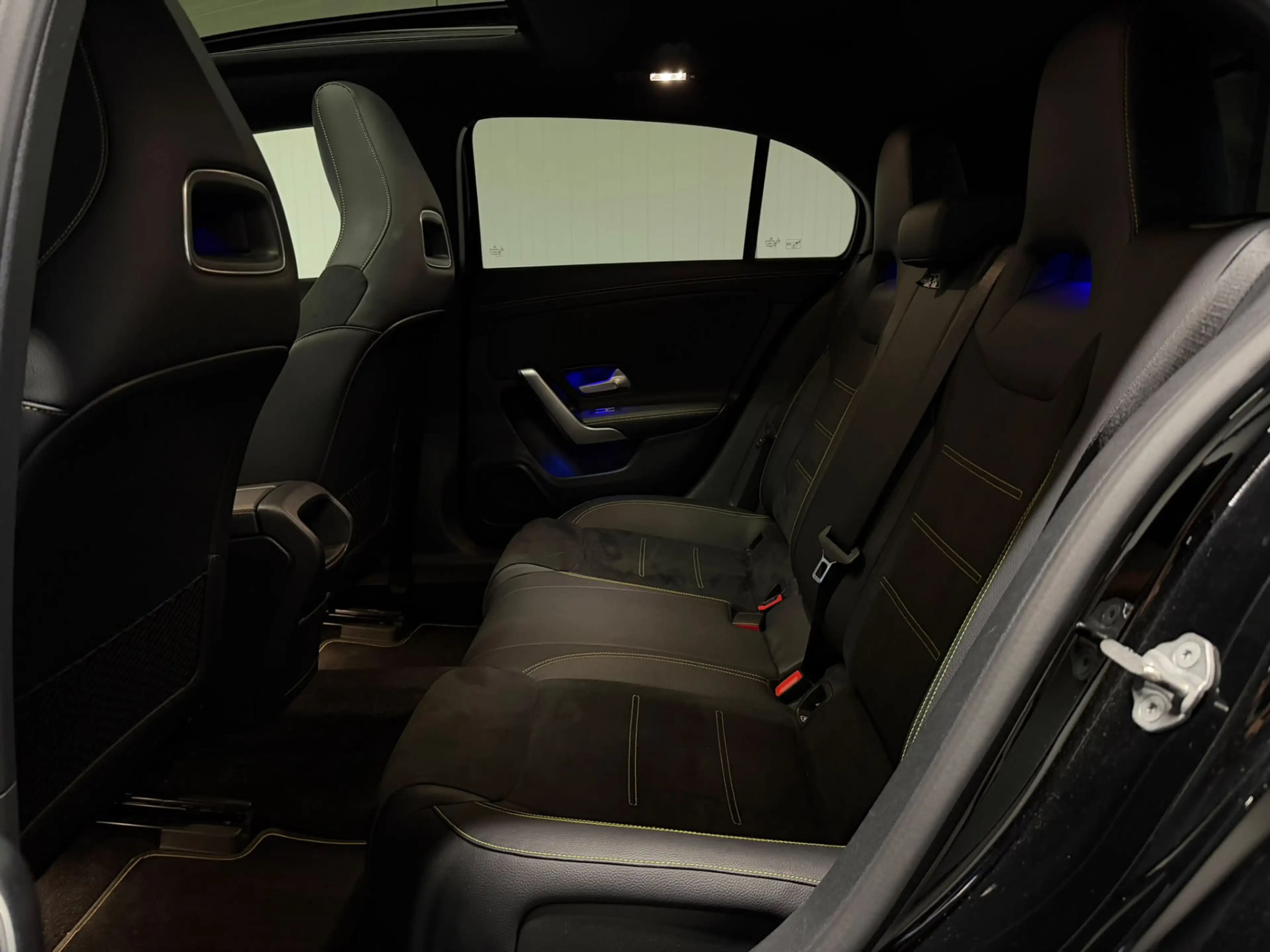 Mercedes-Benz A 250 Premium Plus Edition 1 PANO SFEER WIDESCREEN Night — photo 24
