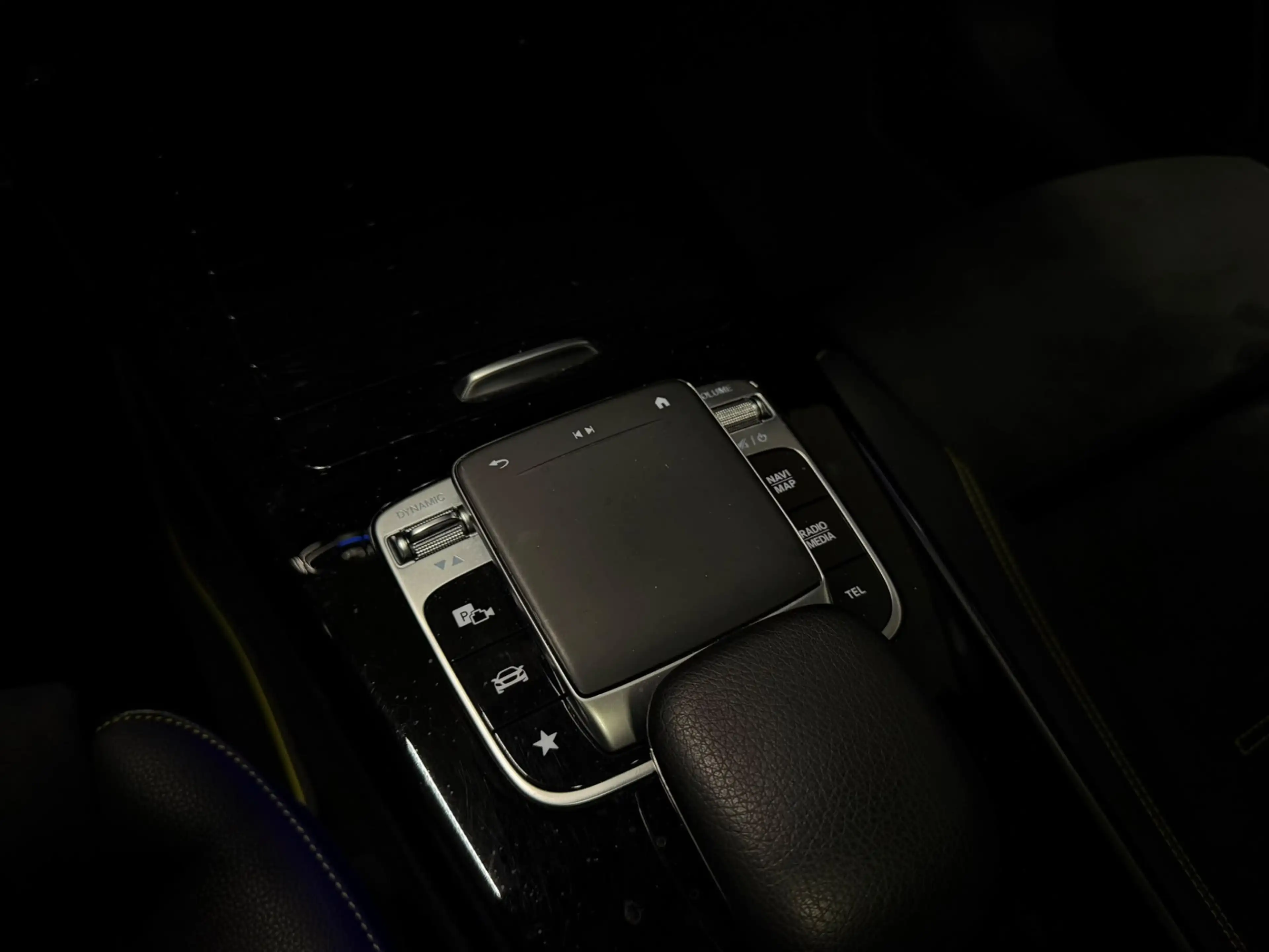 Mercedes-Benz A 250 Premium Plus Edition 1 PANO SFEER WIDESCREEN Night — photo 14