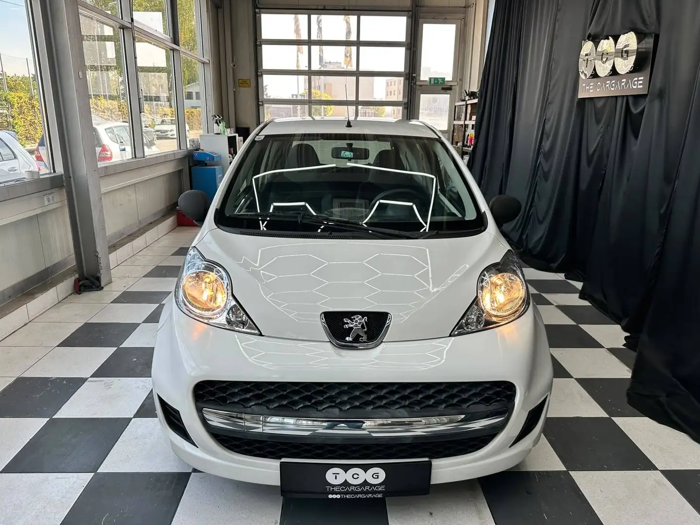 Peugeot 107 Petit Filou Weiß - 2