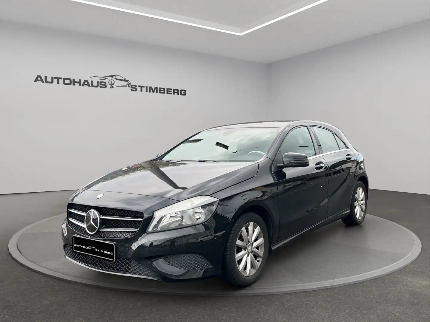 Mercedes-Benz A 180 BlueEfficiency*PDC*SITZHEIZUNG*TEILLEDER* Schwarz - 1