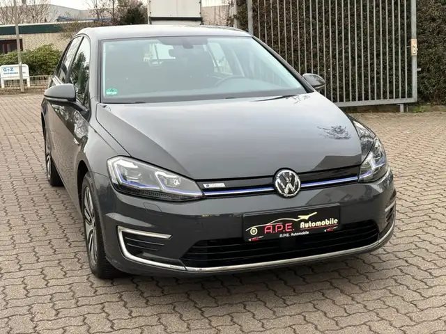 Volkswagen Golf VII Lim. e-Golf LED NAVI