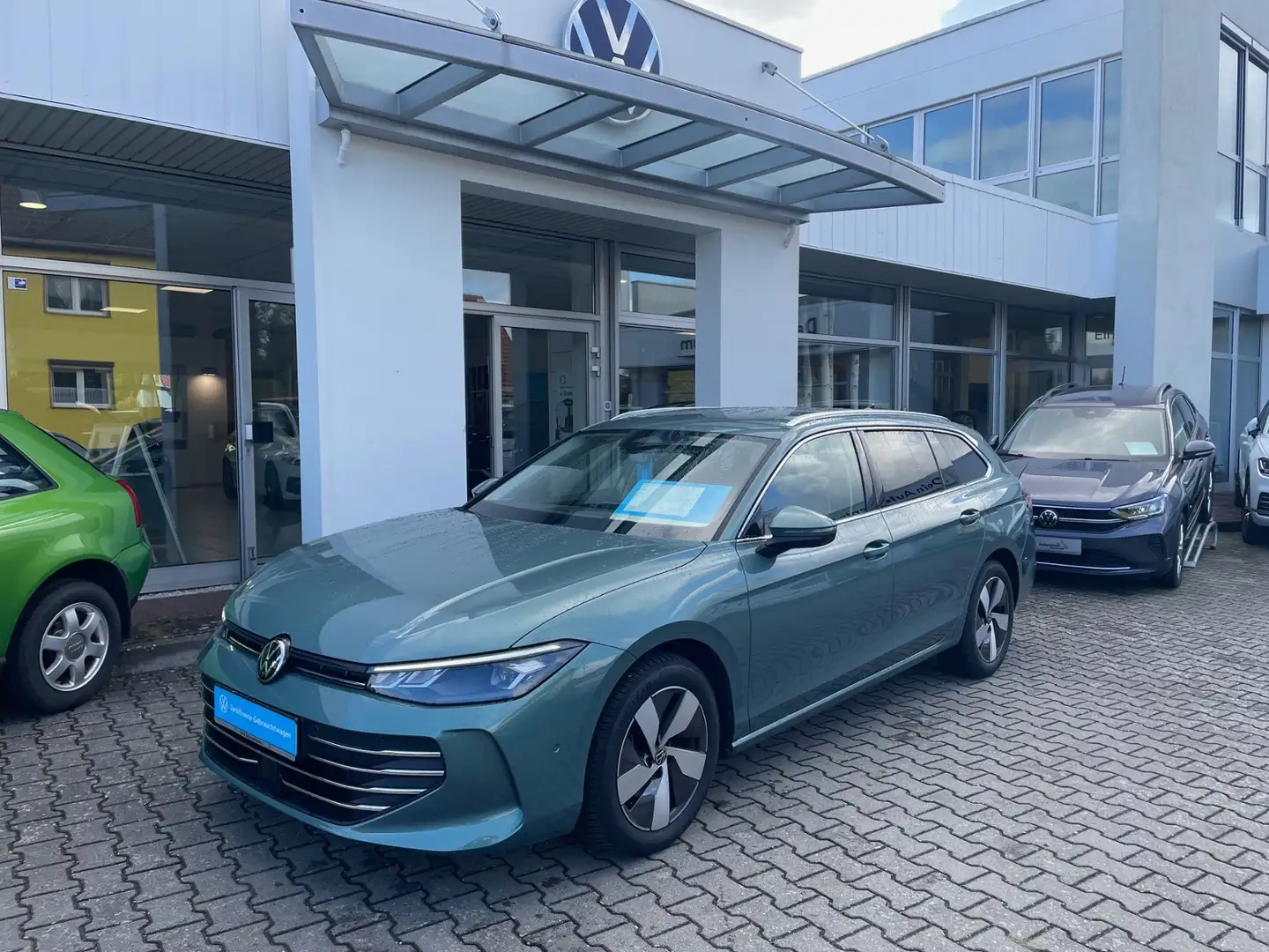 Volkswagen Passat Variant CJ 2.0 TDI DSG Business Grün - 2