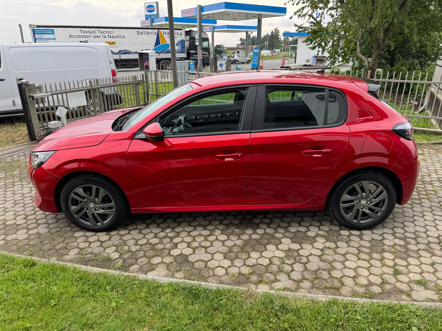 Peugeot 208 208 1.2 puretech Active Rosso - 2