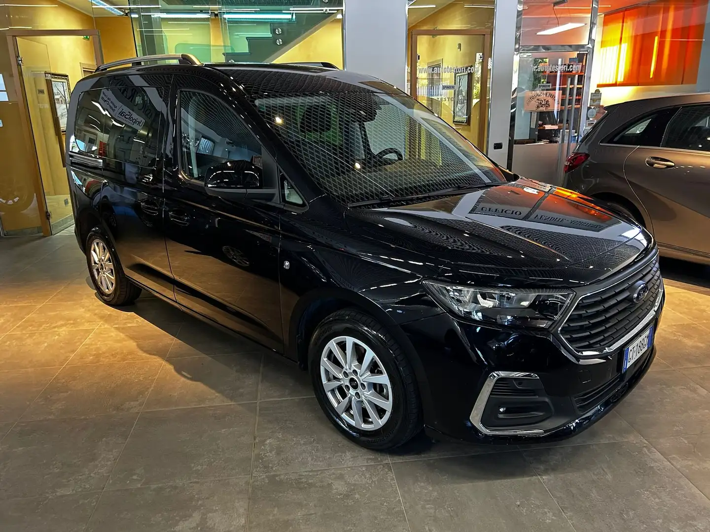 Ford Tourneo Connect 1.5 ecoboost 115cv titanium 7 posti Nero - 2
