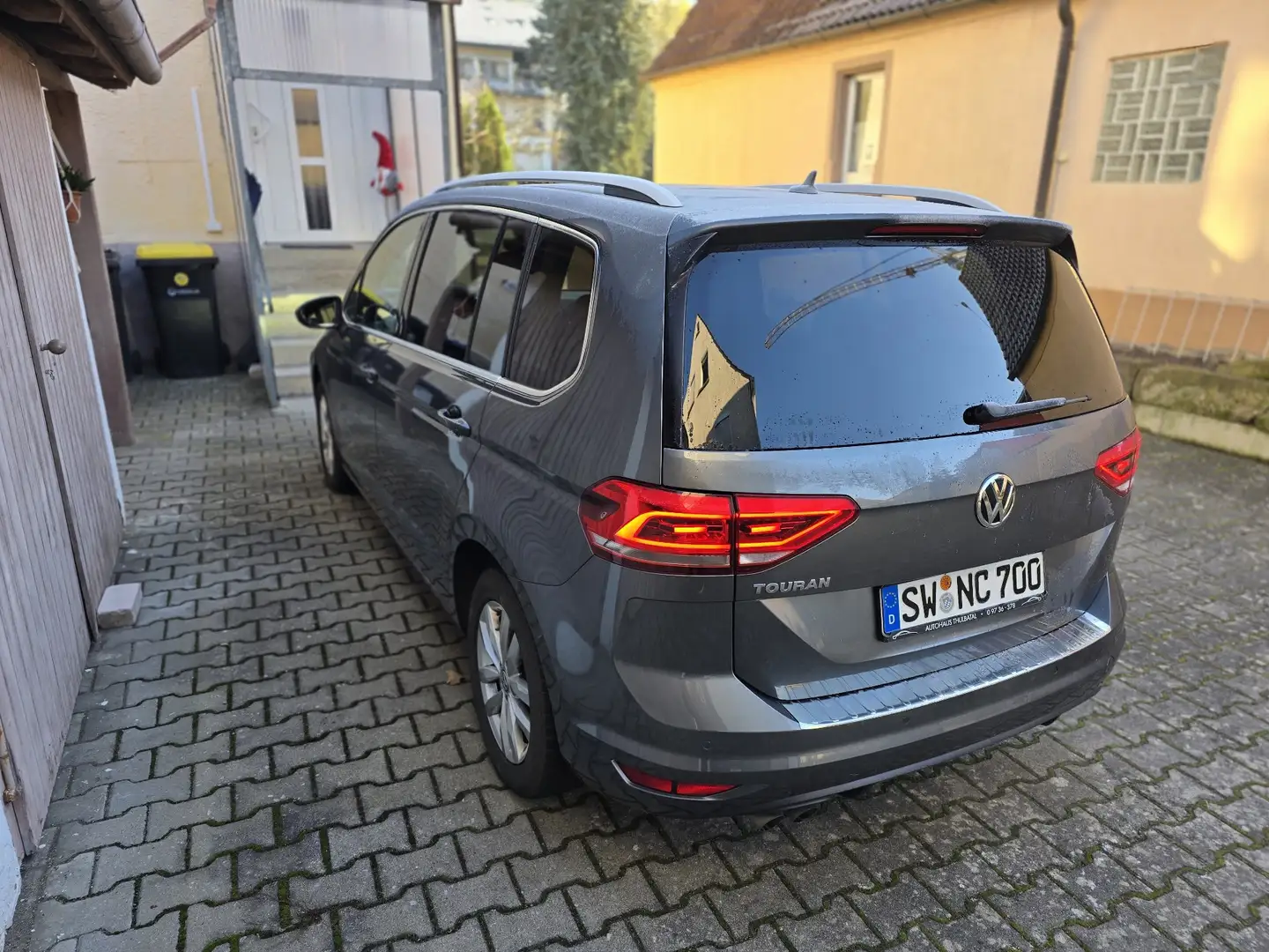 Volkswagen Touran 2.0 TDI SCR DSG Highline - 2