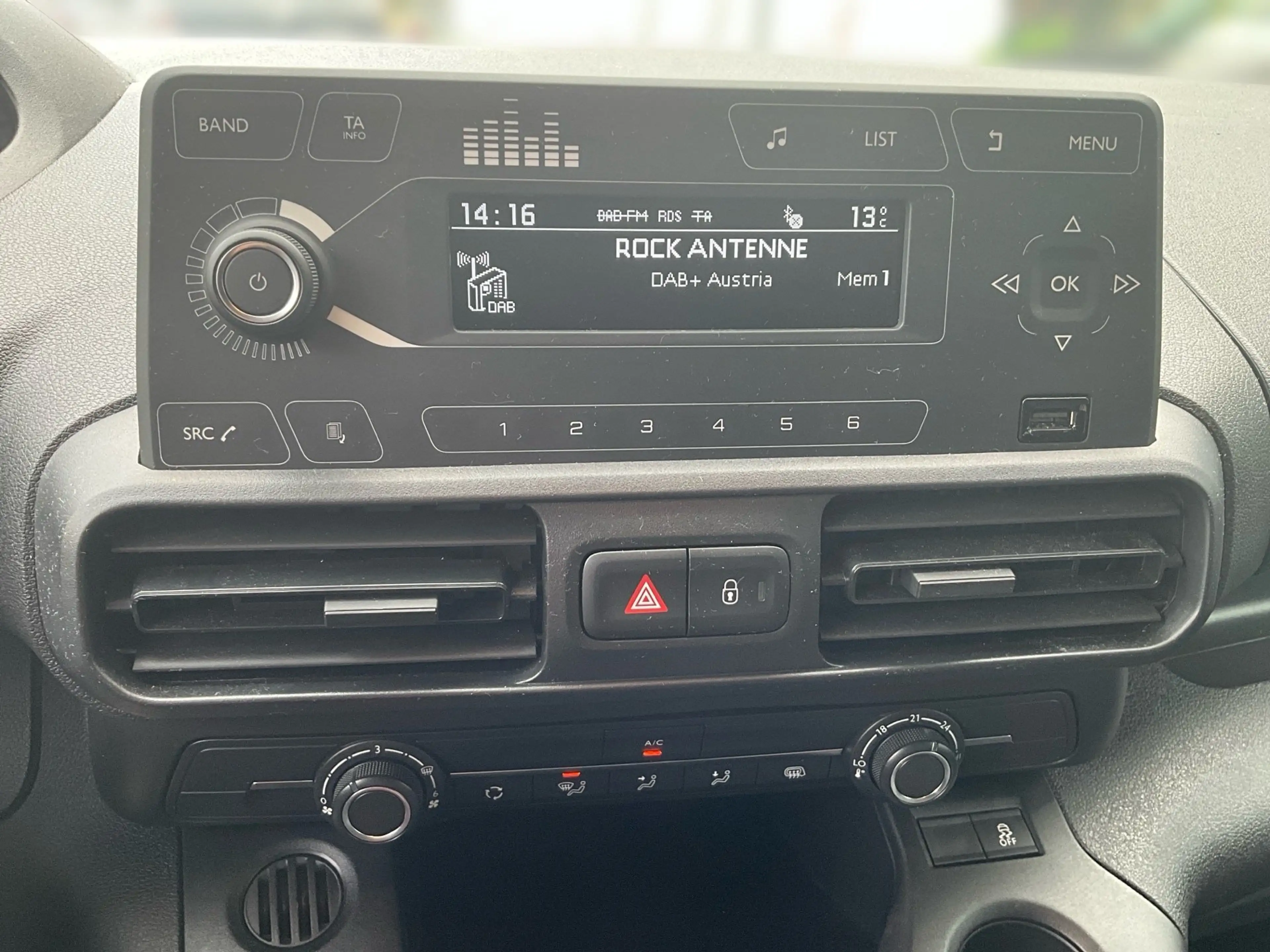 Peugeot Partner 1.5 BlueHDi 100 L1 Premium PDC, ACC — photo 6