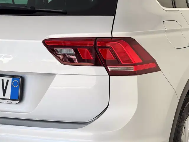 Volkswagen Tiguan view 17
