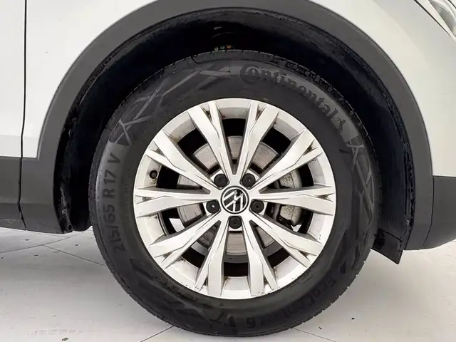 Volkswagen Tiguan view 15