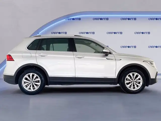 Volkswagen Tiguan view 6