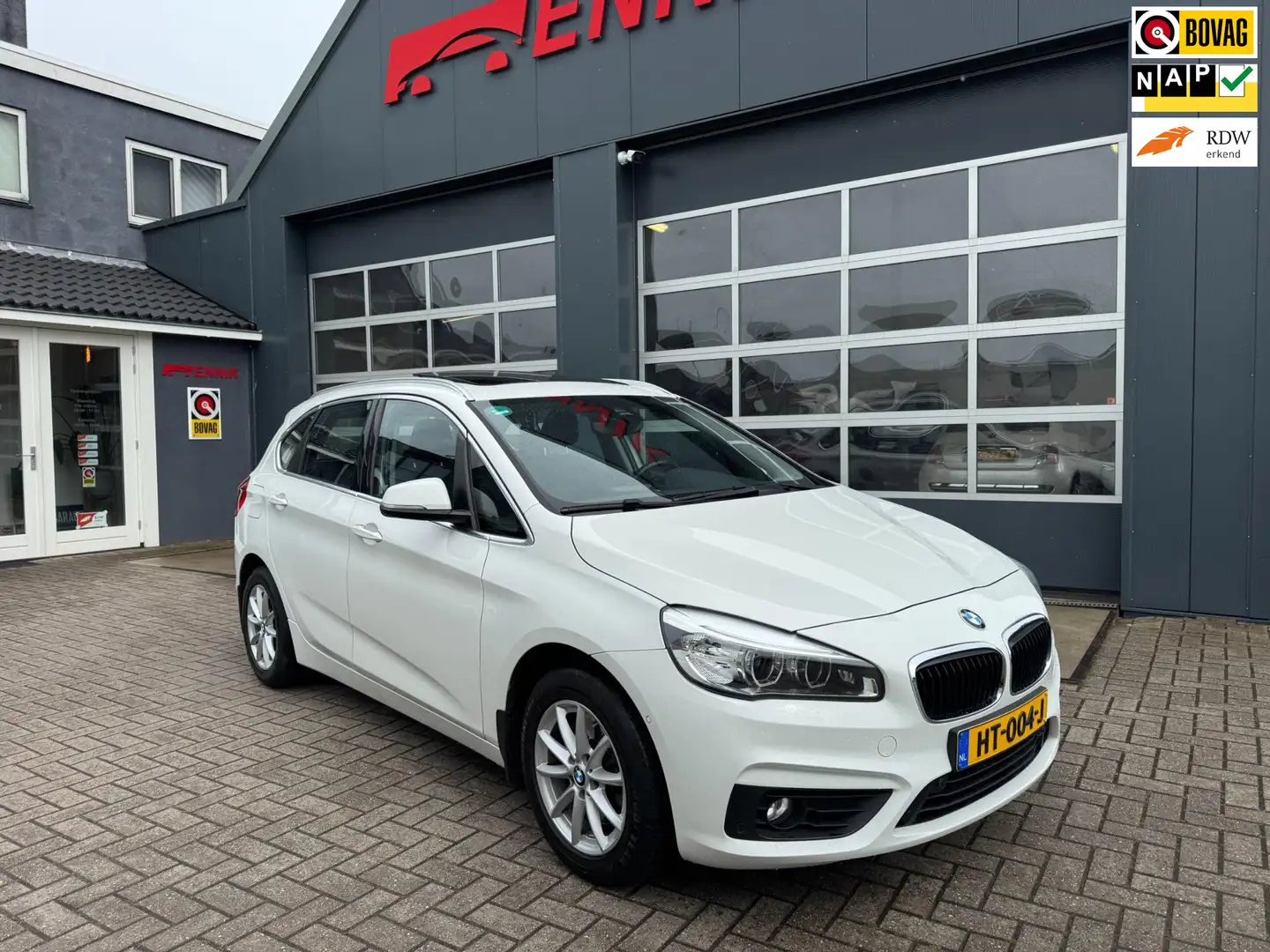 BMW 218 2-serie Active Tourer 218i Essential Sport / Pano Blanc - 1