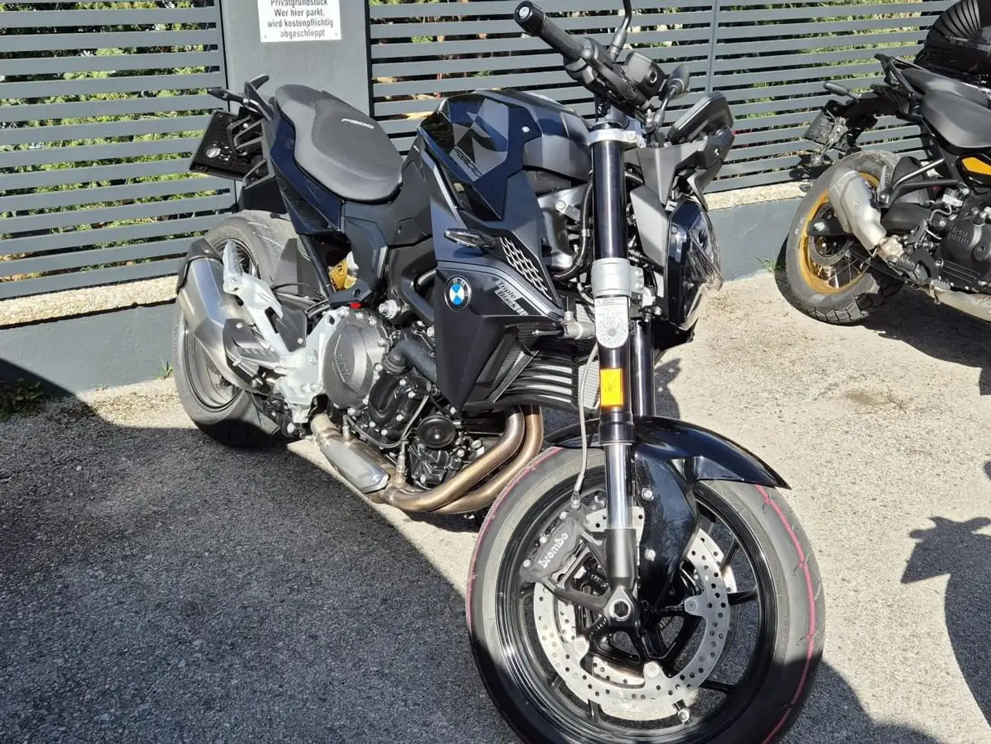 BMW F 900 R Schwarz - 1
