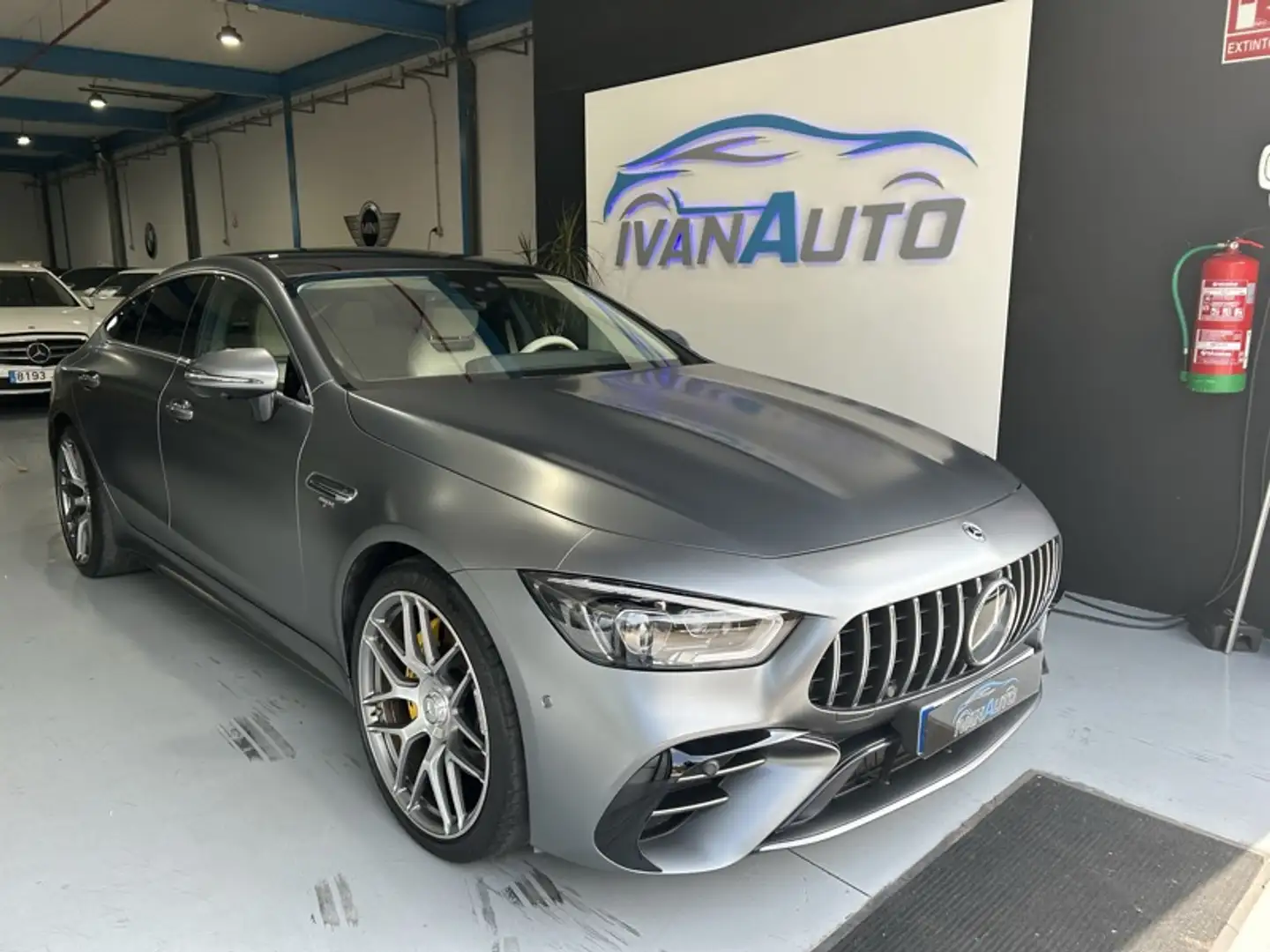 Mercedes-Benz AMG GT Coupé 53 4Matic+ Gris - 1