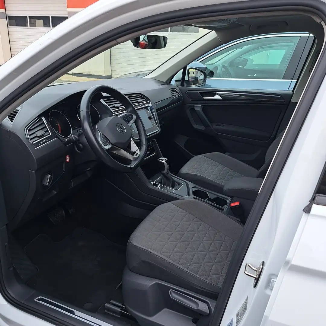 Volkswagen Tiguan Life Weiß - 2
