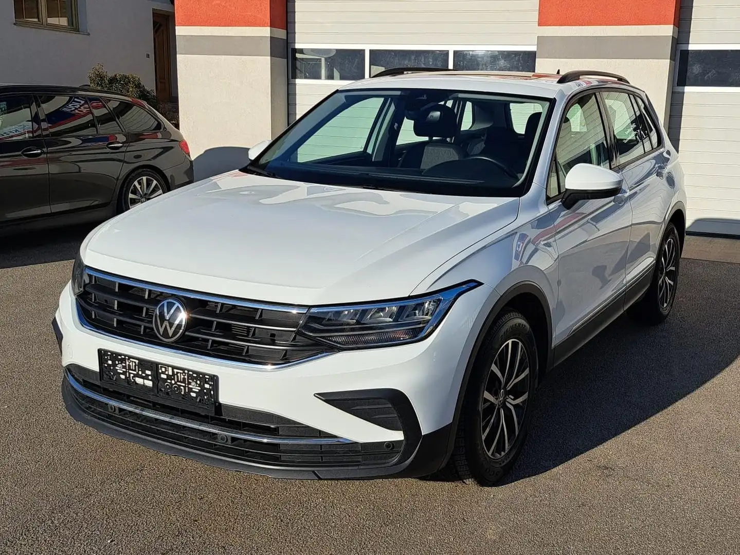 Volkswagen Tiguan Life Weiß - 1