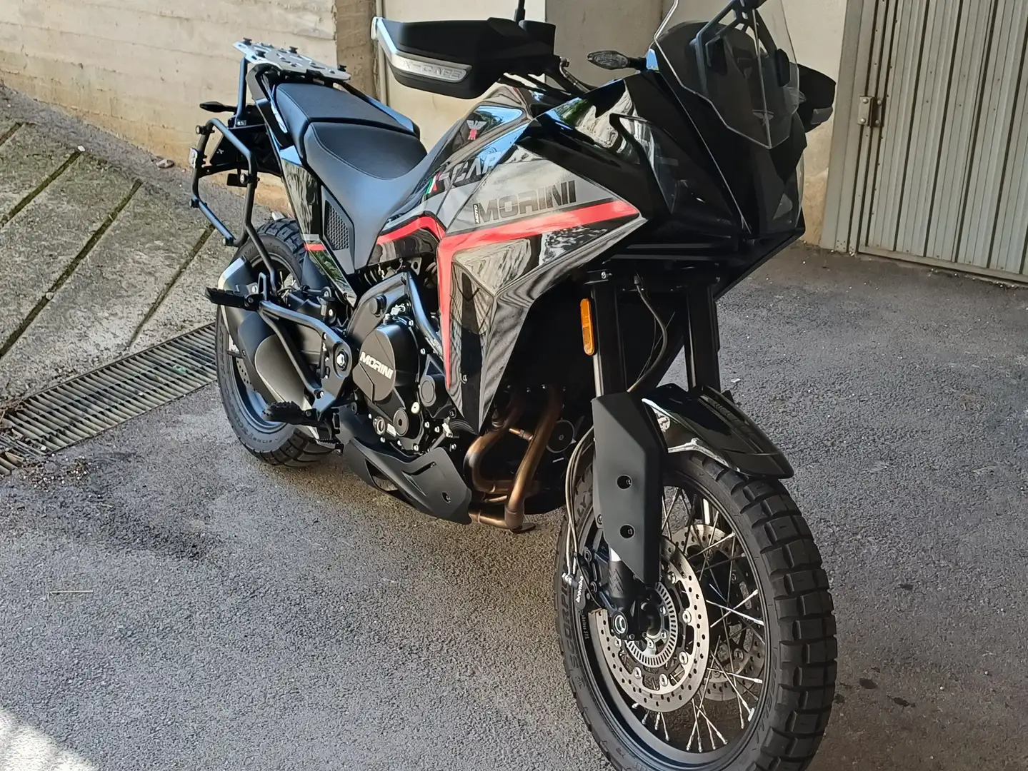 Moto Morini X-Cape Nero - 2