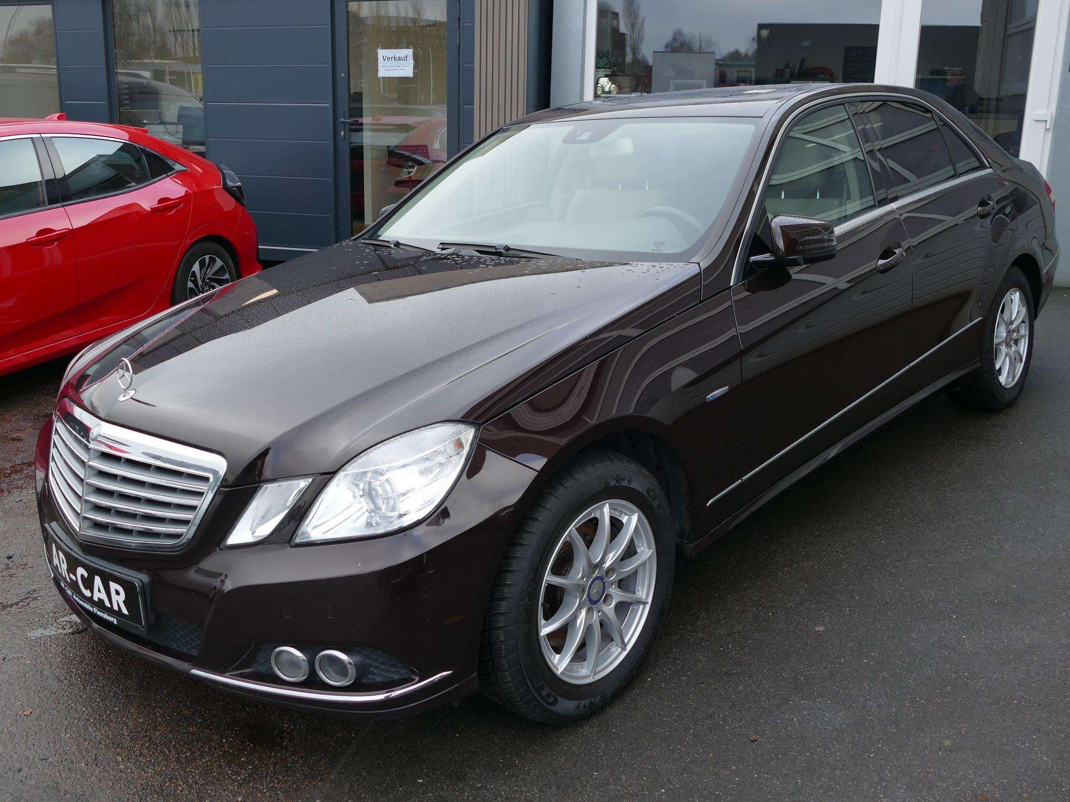 Second hand Mercedes Benz E-Class 300