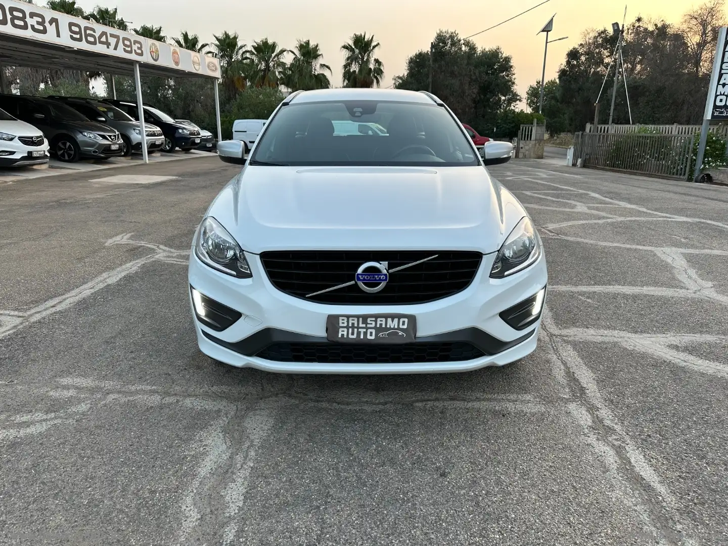 Volvo XC60 D4 AWD R-design Momentum Nero - 2