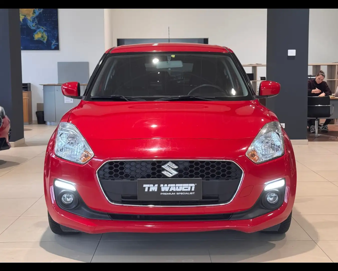 Suzuki Swift 1.2 Dualjet Cool 90CV 2018 Rouge - 2