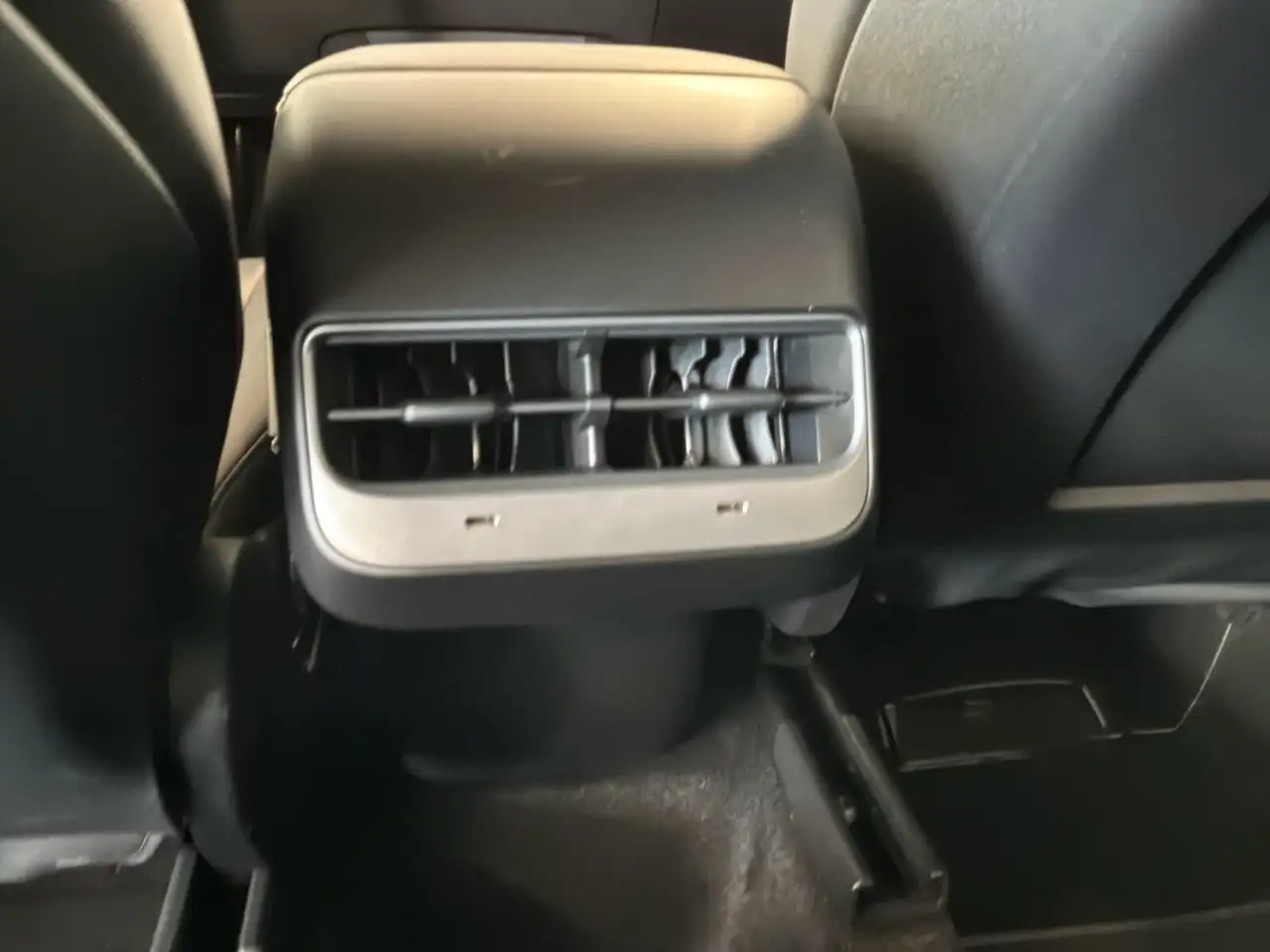 Tesla Model Y photo Tesla Model Y