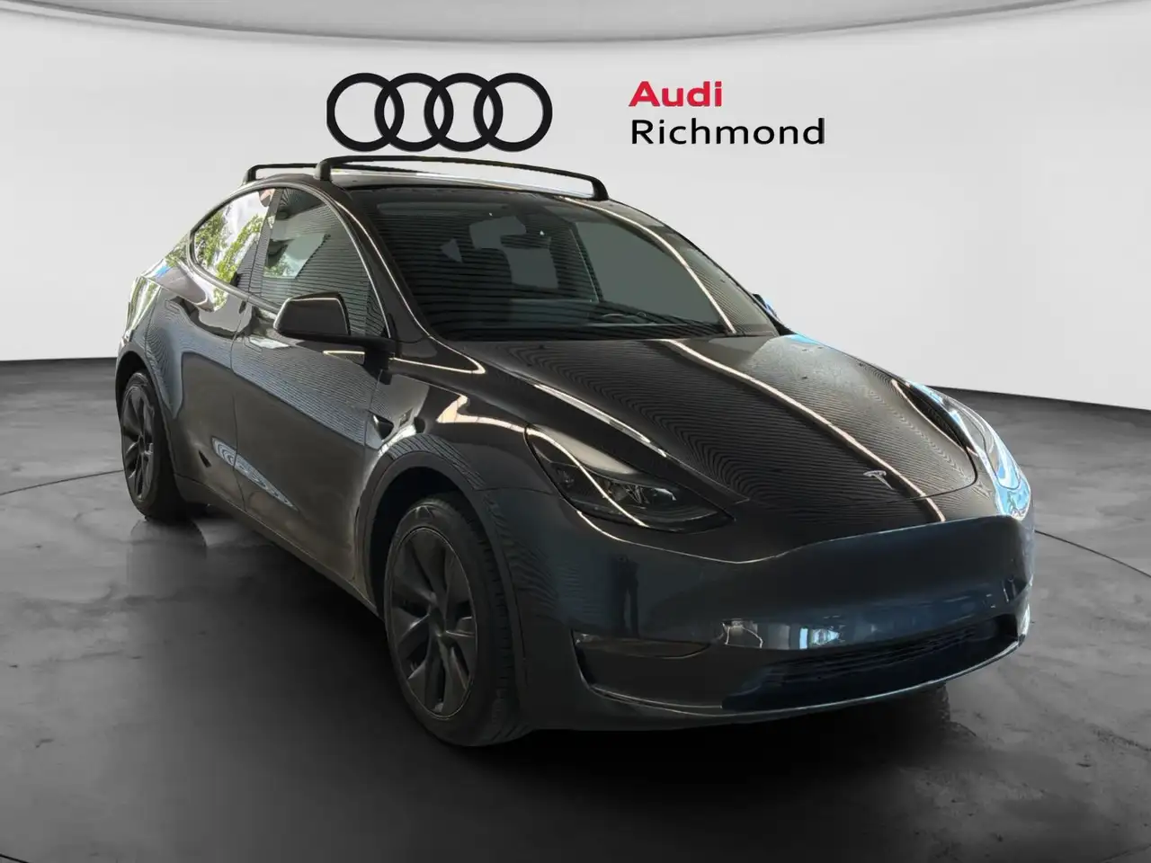 Tesla Model Y photo Tesla Model Y