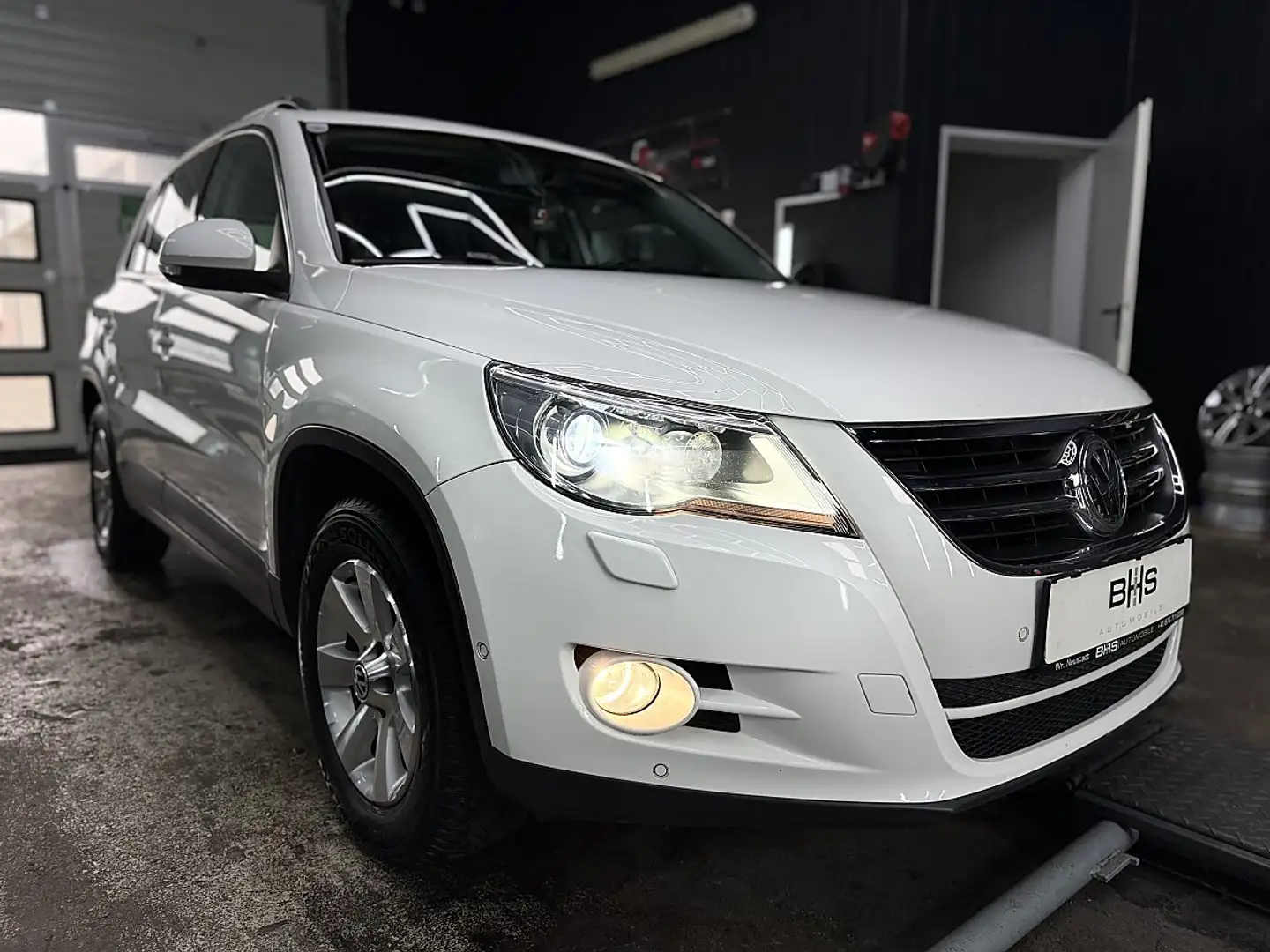 Volkswagen Tiguan 2,0 TDI CR DPF 4Motion Sport&Style Aut. Weiß - 2