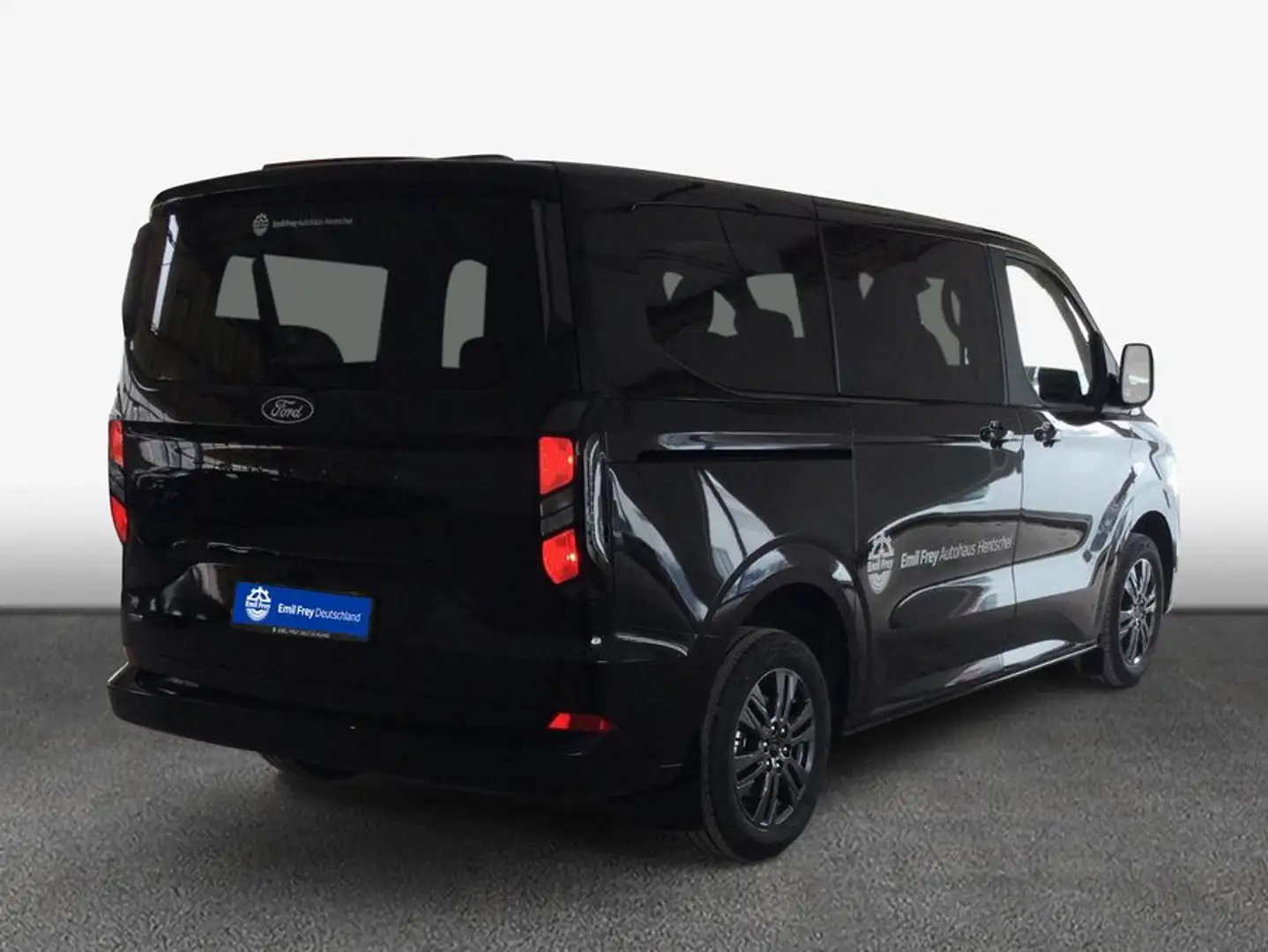 Ford Tourneo Custom 340 PHEV L1H1 VA Titanium 87 kW, 4- Fekete - 2