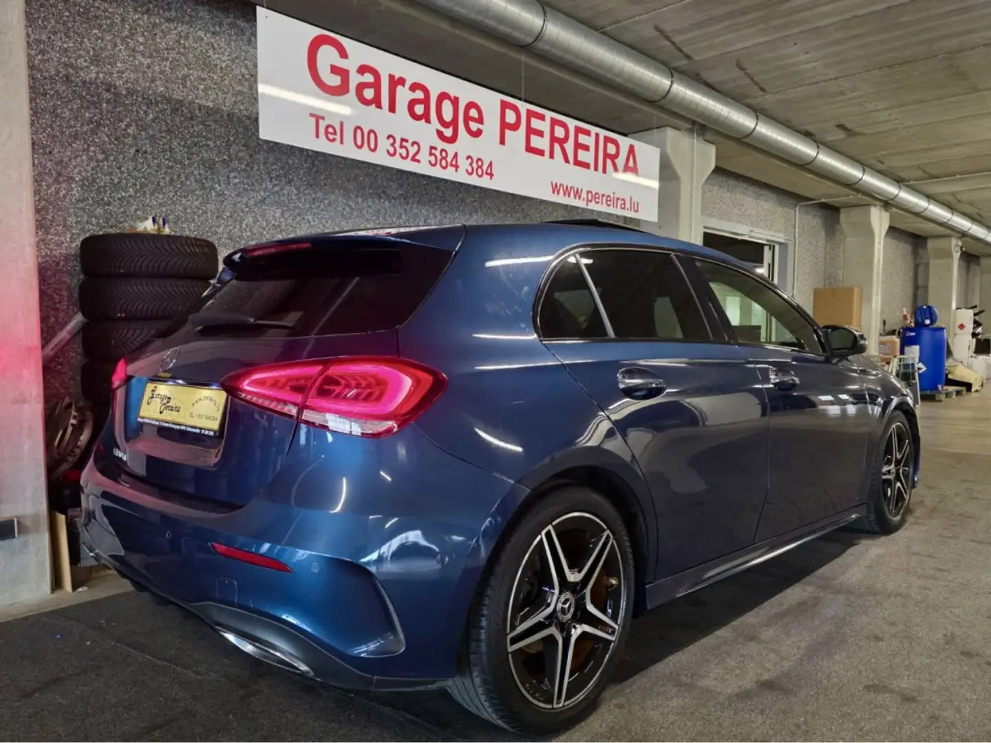 Mercedes-Benz A 180 D AMG LINE AUTO PANO CUIR NAVI 1 HAND Blau - 2