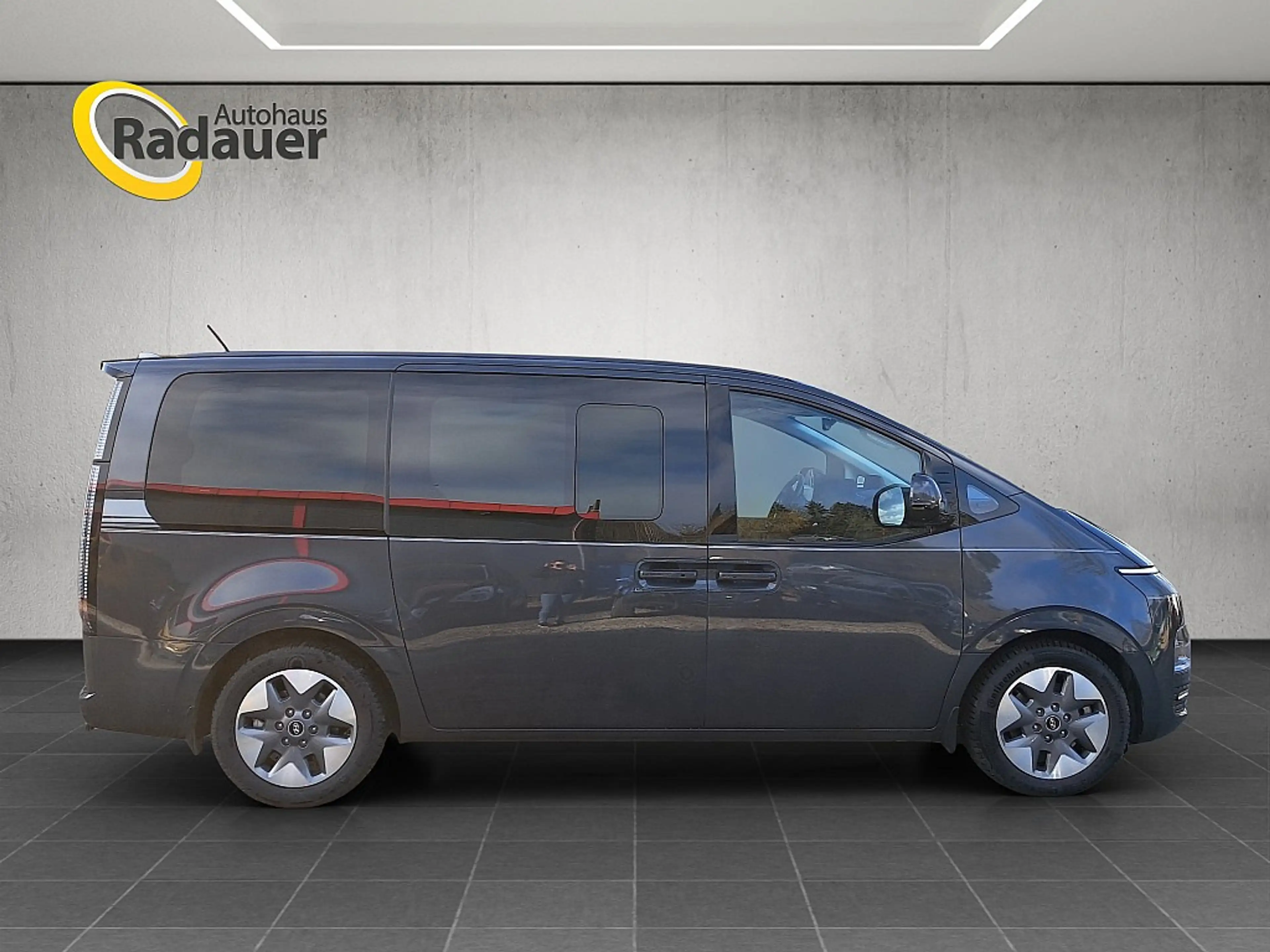 Hyundai STARIA Staria Bus 2,2 CRDi Trend Line 4WD DCT Aut. — photo 6
