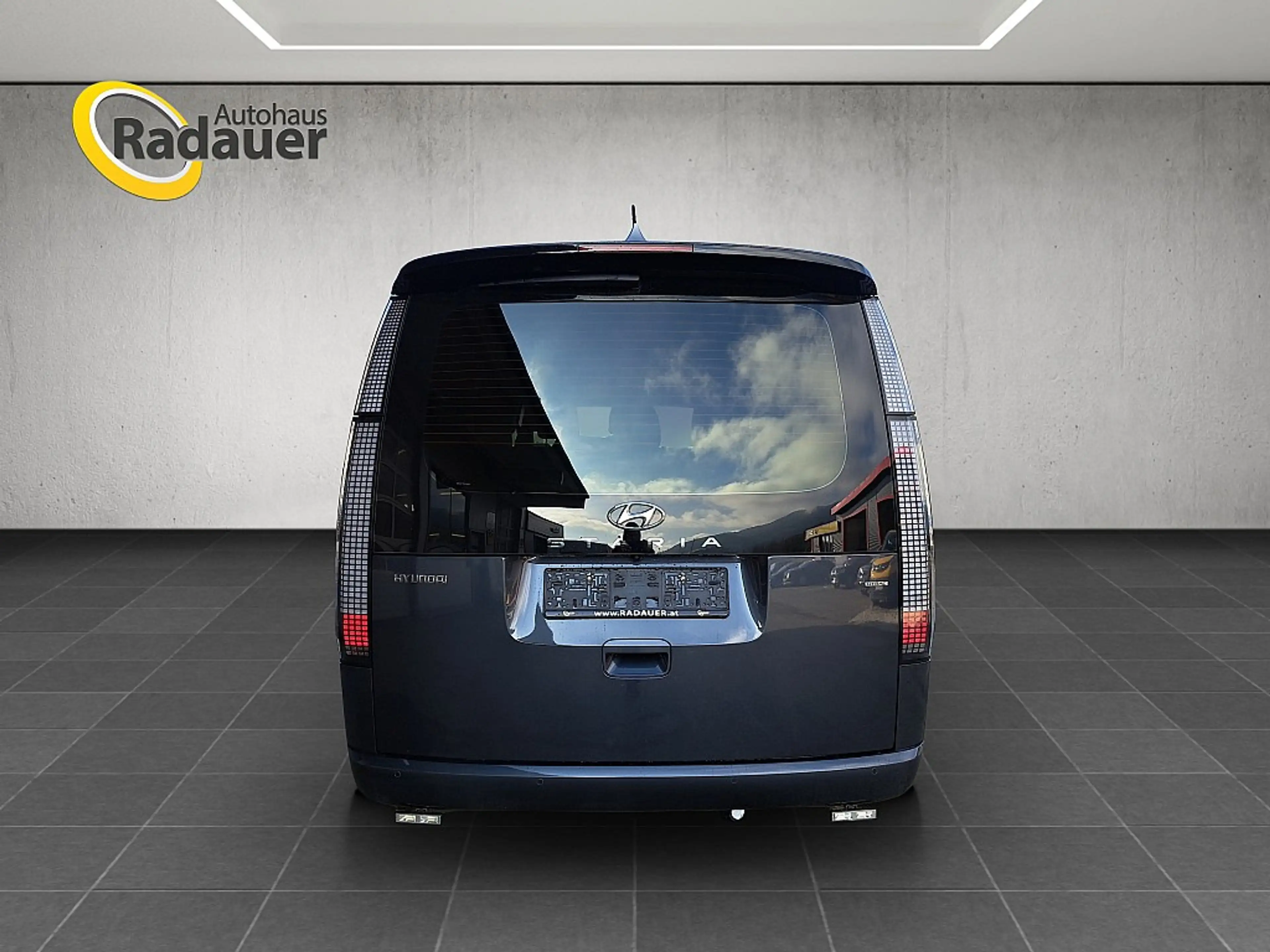 Hyundai STARIA Staria Bus 2,2 CRDi Trend Line 4WD DCT Aut. — photo 4
