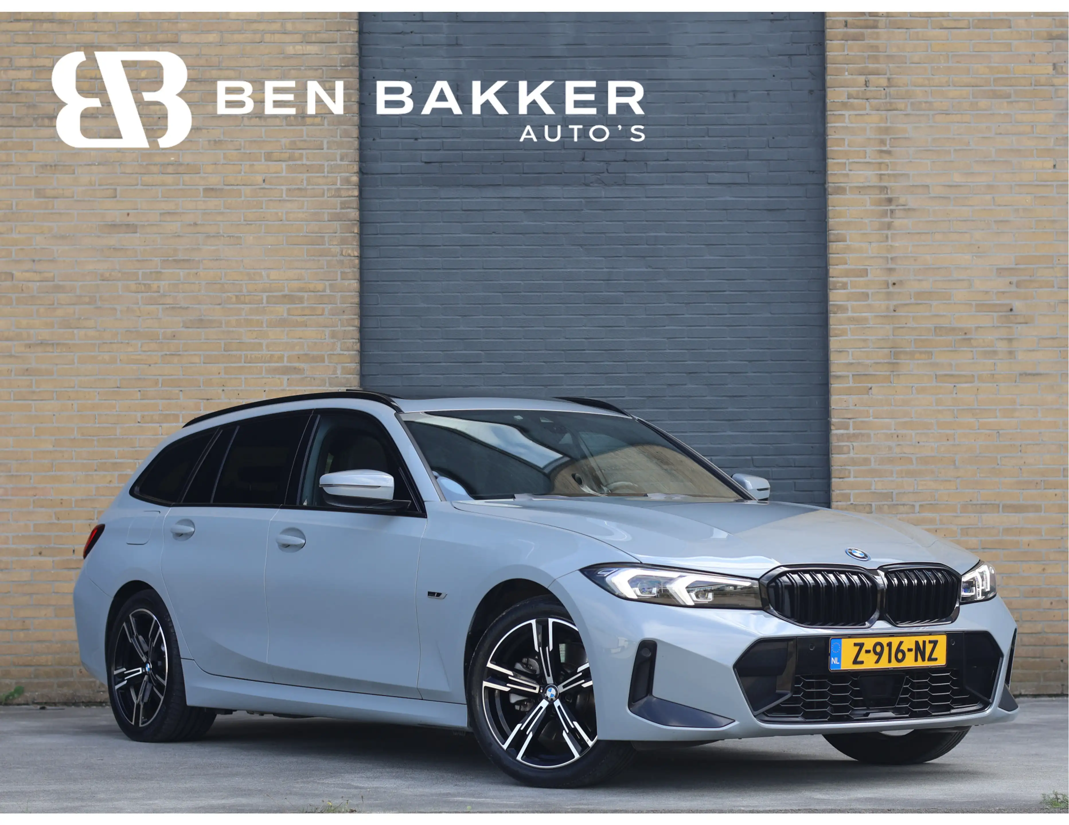 BMW 330 3-serie Touring 330e xDrive M Sport | Pano | Haak