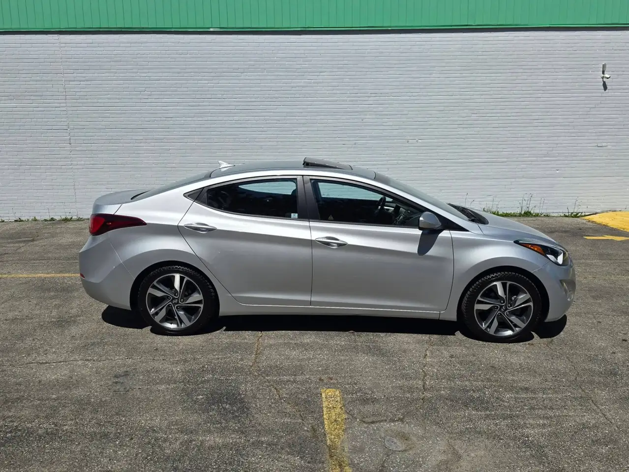 Hyundai ELANTRA снимка Hyundai ELANTRA