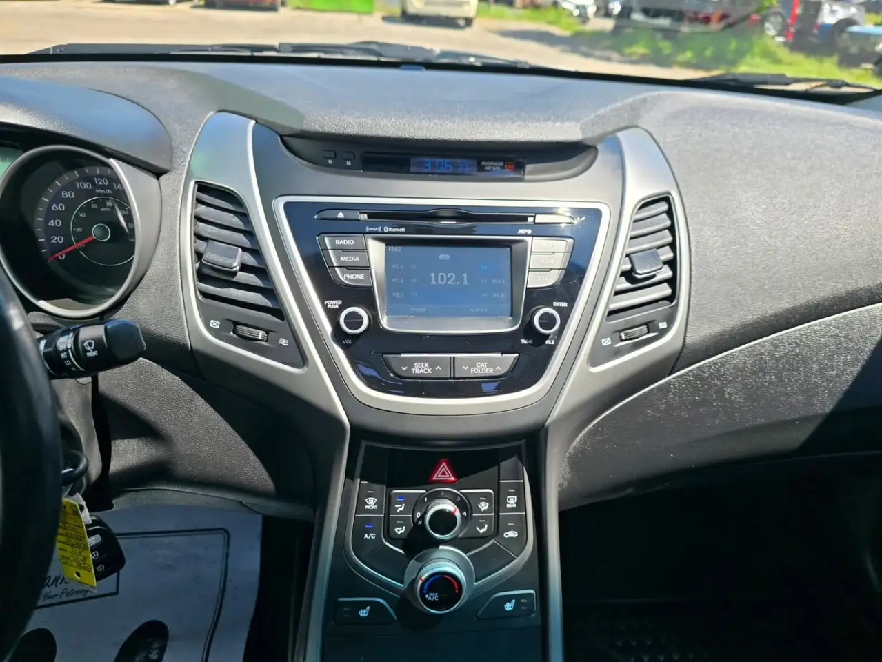 Hyundai ELANTRA снимка Hyundai ELANTRA