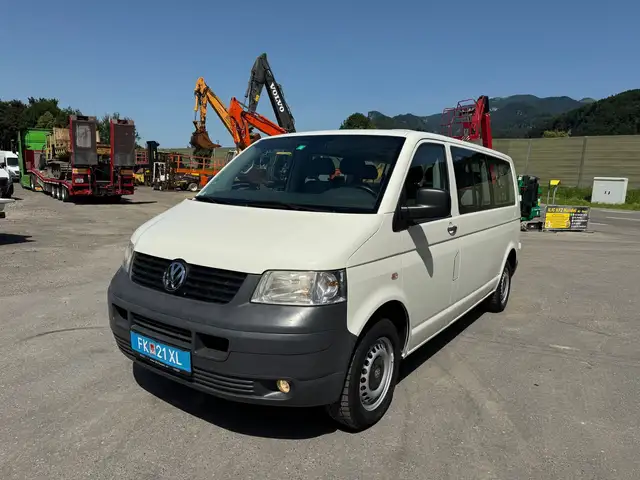 Volkswagen T5 Caravelle Trendline 2,5 TDI 9 Sitze