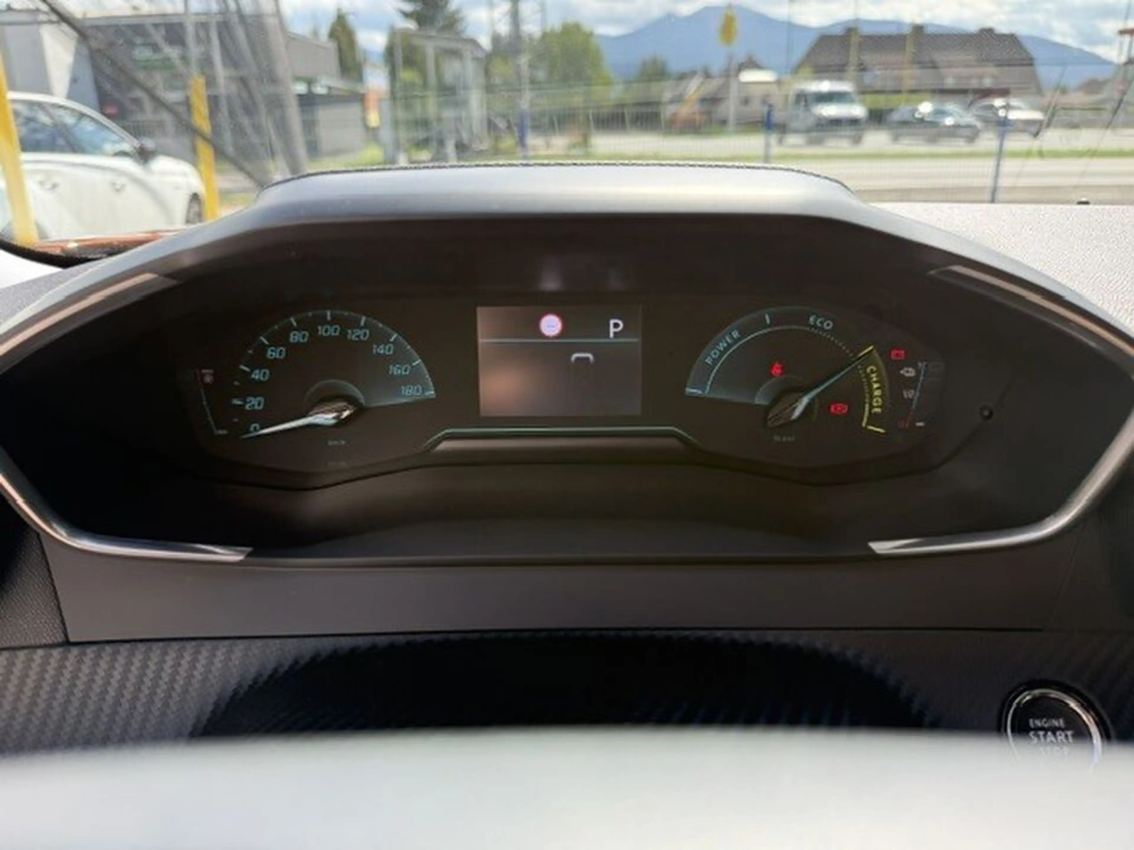 Peugeot e-2008 50kWh Style — photo 13