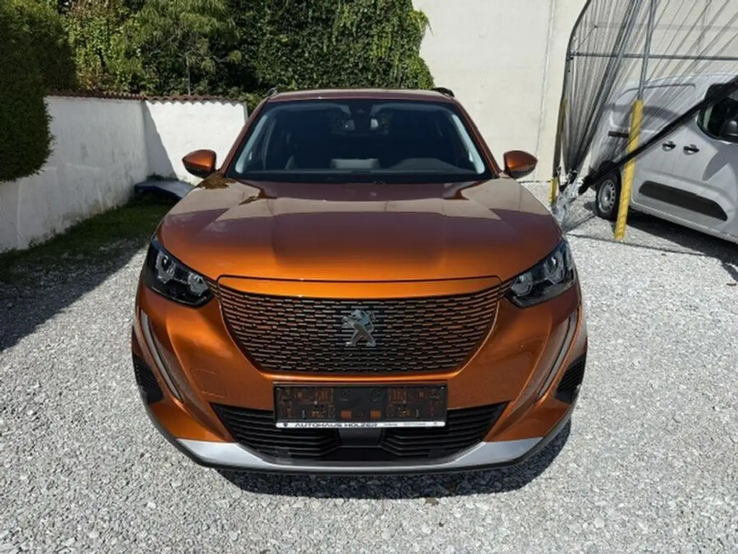 Peugeot e-2008 50kWh Style Orange - 2