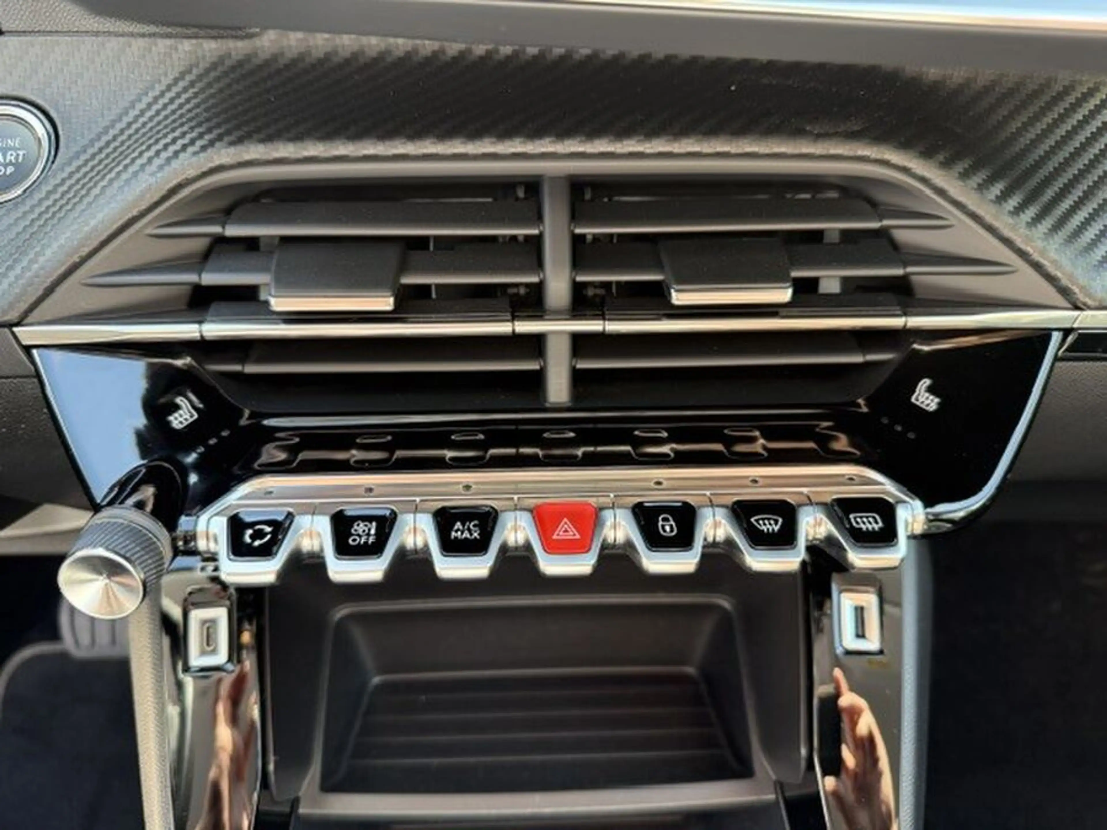 Peugeot e-2008 50kWh Style — photo 12