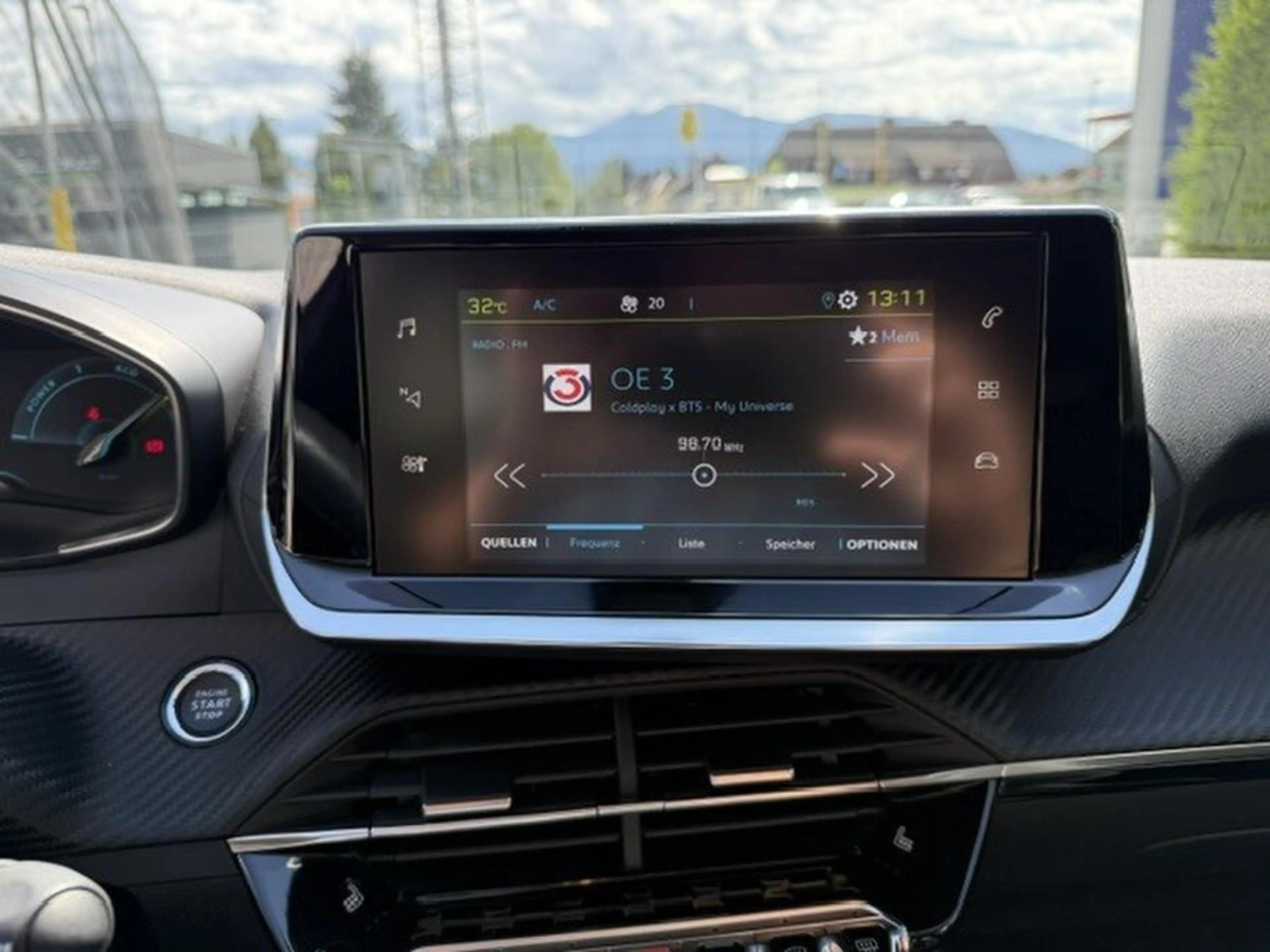 Peugeot e-2008 50kWh Style — photo 14