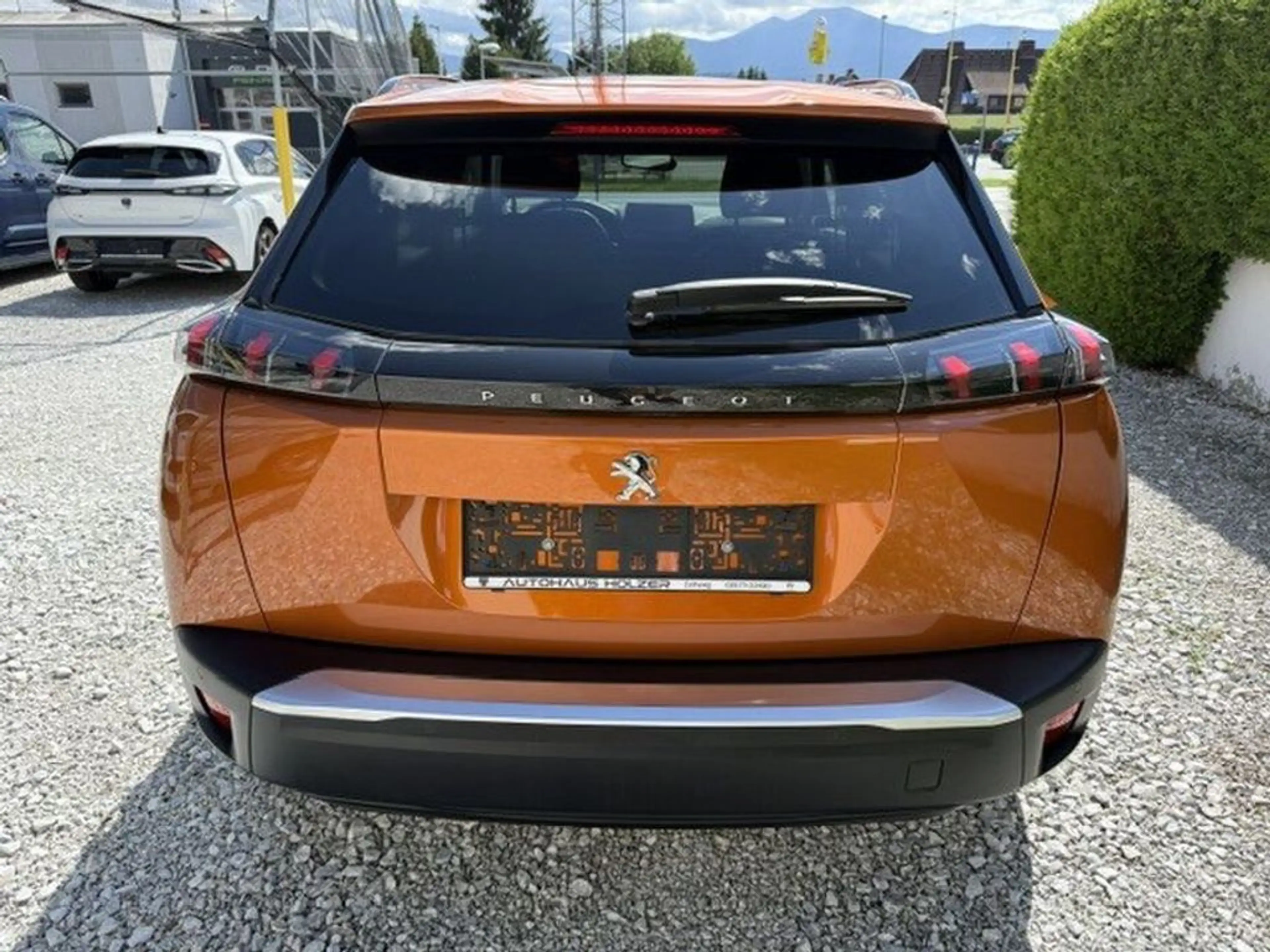 Peugeot e-2008 50kWh Style — photo 5