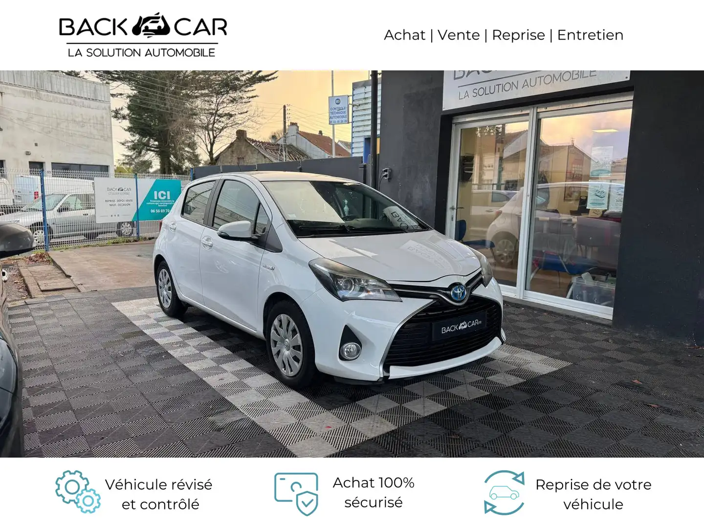 Toyota Yaris 100h Dynamic Blanc - 1